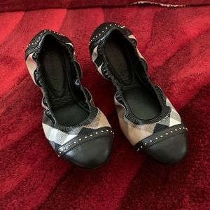 ❤️ AUTHENTIC Burberry  Leather Plaid Print Ballerina Flats